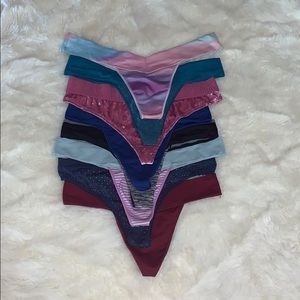 BUNDLE OF THONGS💗
